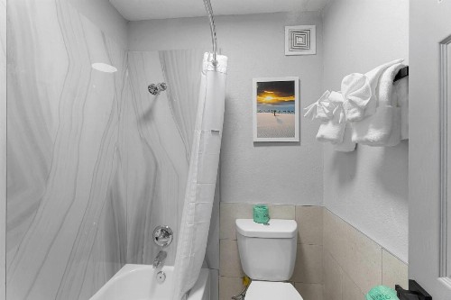 Deluxe Inn San Antonio Near Lackland AFB - image 21