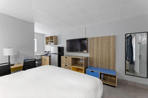 Deluxe Inn San Antonio Near Lackland AFB - image 9