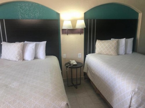 Pinn Road Inn and Suites Lackland AFB and Seaworld - image 14