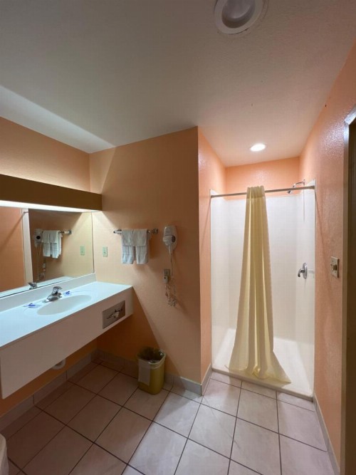 Americas Best Value Inn San Antonio/Lackland AFB - image 10