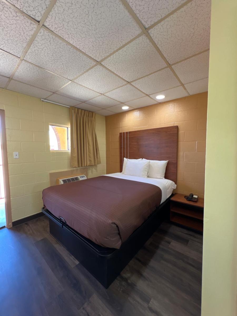 Americas Best Value Inn San Antonio/Lackland AFB - image 4