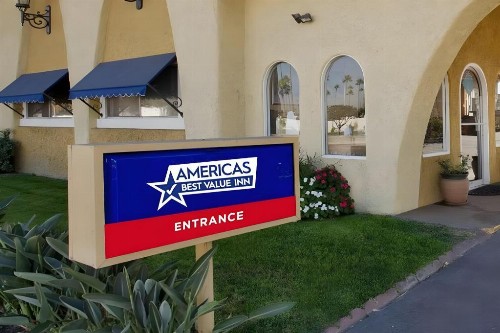 Americas Best Value Inn San Antonio - image 1