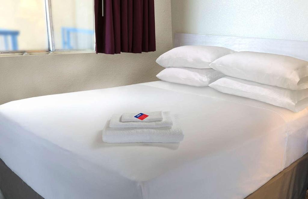 Americas Best Value Inn San Antonio - image 6