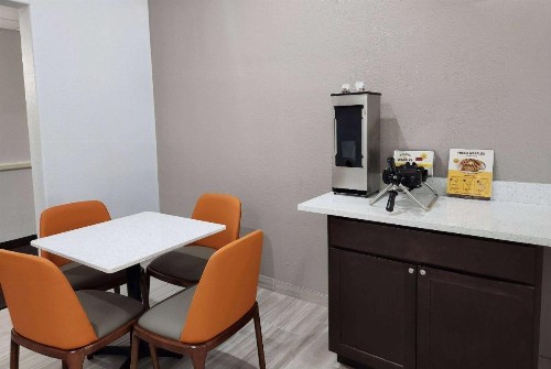 Motel 6-San Antonio TX - Airport - image 17