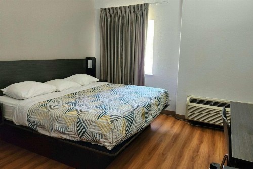 Motel 6-San Antonio TX - Airport - image 3