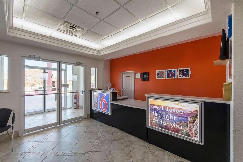 Motel 6-San Antonio TX - Downtown - Alamo Dome - image 23