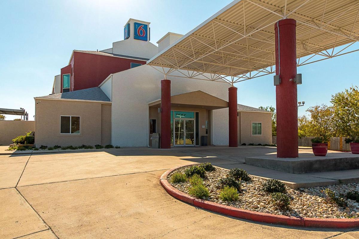 Motel 6-San Antonio TX - Downtown - Alamo Dome - image 4