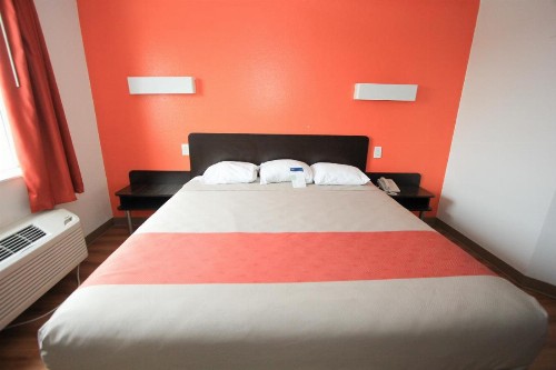 Motel 6-San Antonio TX - Downtown - Alamo Dome - image 42