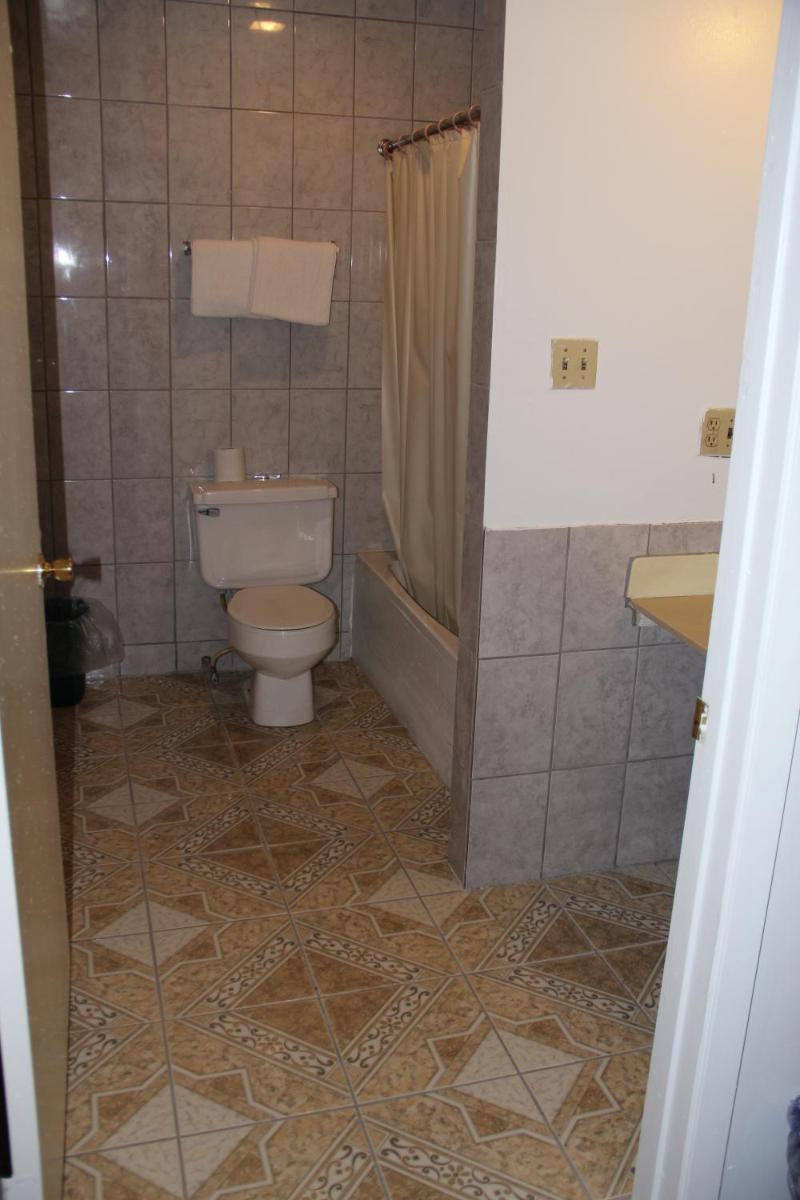 Choice Inn San Antonio - image 3