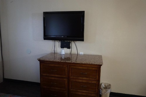 Super Suite Inn San Antonio North - image 10