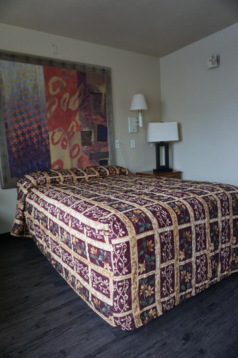 Super Suite Inn San Antonio North - image 2
