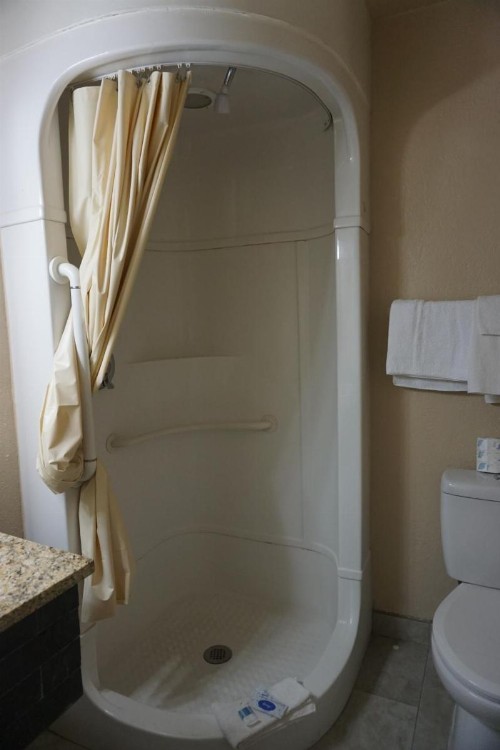 Super Suite Inn San Antonio North - image 9