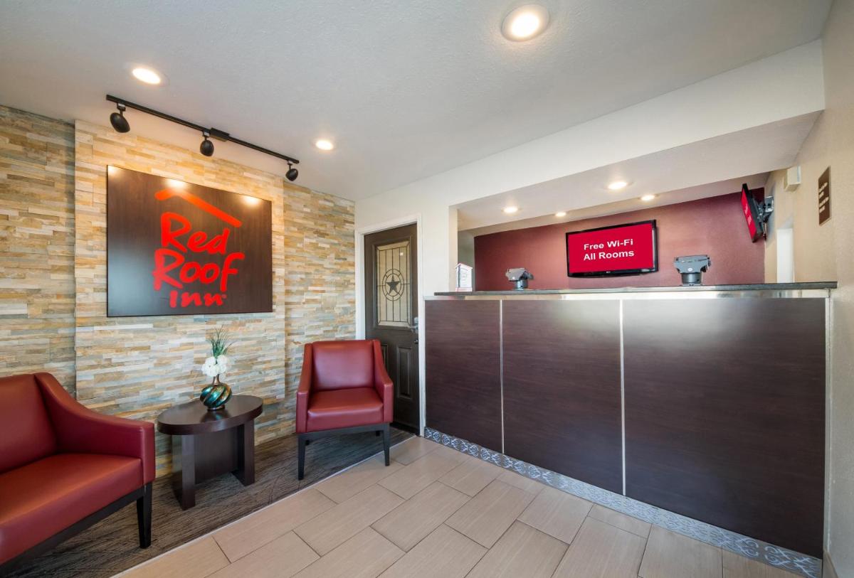 Red Roof Inn San Antonio E - near AT&T Center - image 4