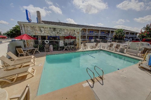 Motel 6-San Antonio TX - Northwest Medical Center - image 11
