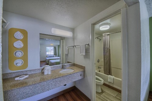 Motel 6-San Antonio TX - Northwest Medical Center - image 15