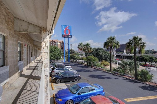 Motel 6-San Antonio TX - Northwest Medical Center - image 2