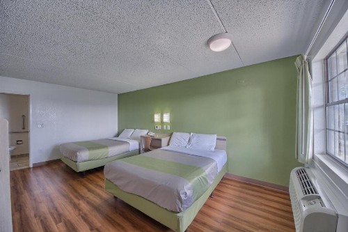 Motel 6-San Antonio TX - Northwest Medical Center - image 22