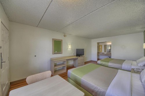 Motel 6-San Antonio TX - Northwest Medical Center - image 37