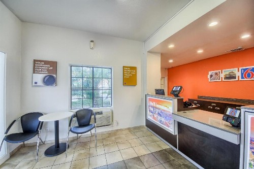 Motel 6-San Antonio TX - Northwest Medical Center - image 44