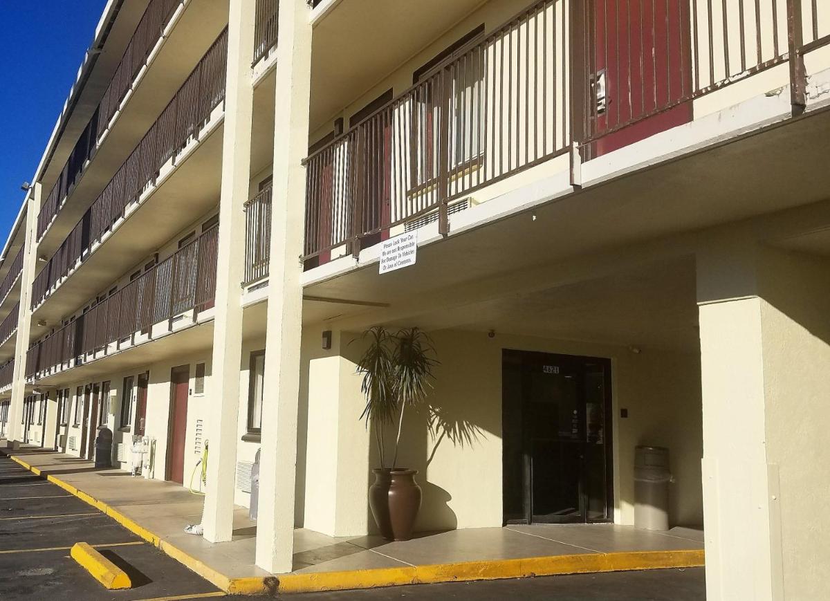 Red Roof Inn San Antonio Northeast - Rittiman Rd - image 7