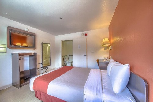 Motel 6-San Antonio TX - Fiesta - image 12
