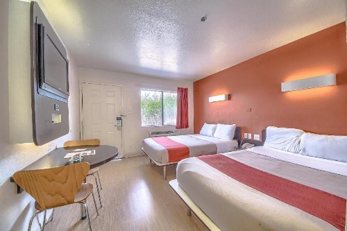 Motel 6-San Antonio TX - Fiesta - image 20