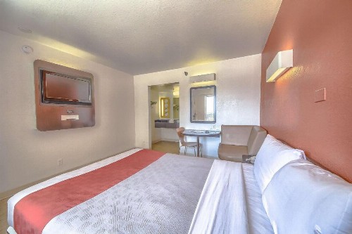 Motel 6-San Antonio TX - Fiesta - image 42