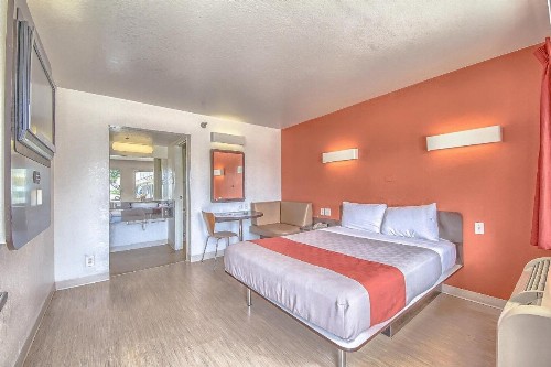 Motel 6-San Antonio TX - Fiesta - image 49