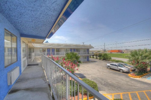 Motel 6-San Antonio TX - Fort Sam Houston - image 18