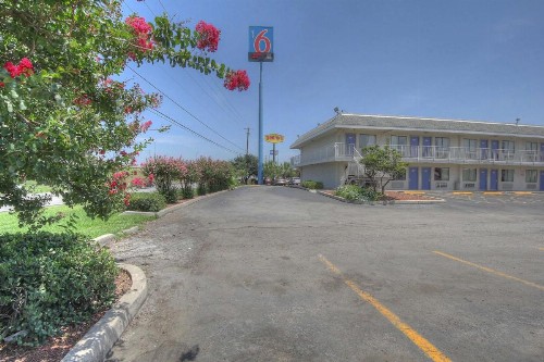 Motel 6-San Antonio TX - Fort Sam Houston - image 35