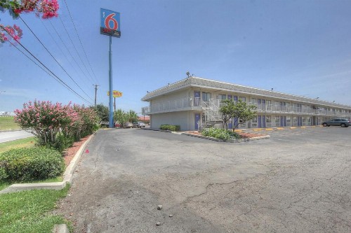 Motel 6-San Antonio TX - Fort Sam Houston - image 43