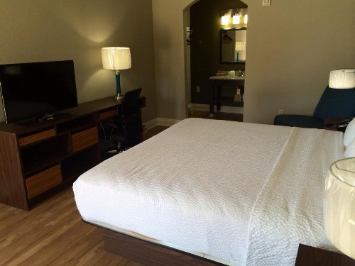 Super 8 by Wyndham San Antonio Near Fort Sam Houston - image 19