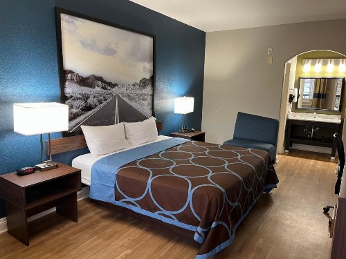 Super 8 by Wyndham San Antonio Near Fort Sam Houston - image 22