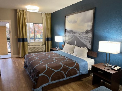 Super 8 by Wyndham San Antonio Near Fort Sam Houston - image 27