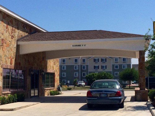 Super 8 by Wyndham San Antonio Near Fort Sam Houston - image 8