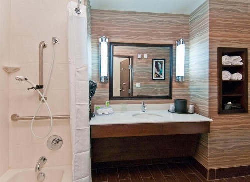 Holiday Inn Express & Suites San Antonio SE by AT&T Center an IHG Hotel - image 27