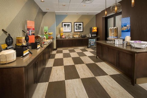 Hampton Inn & Suites San Antonio-Downtown/Market Square - image 20