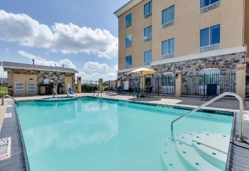 Holiday Inn Express & Suites San Antonio Brooks City Base an IHG Hotel - image 9
