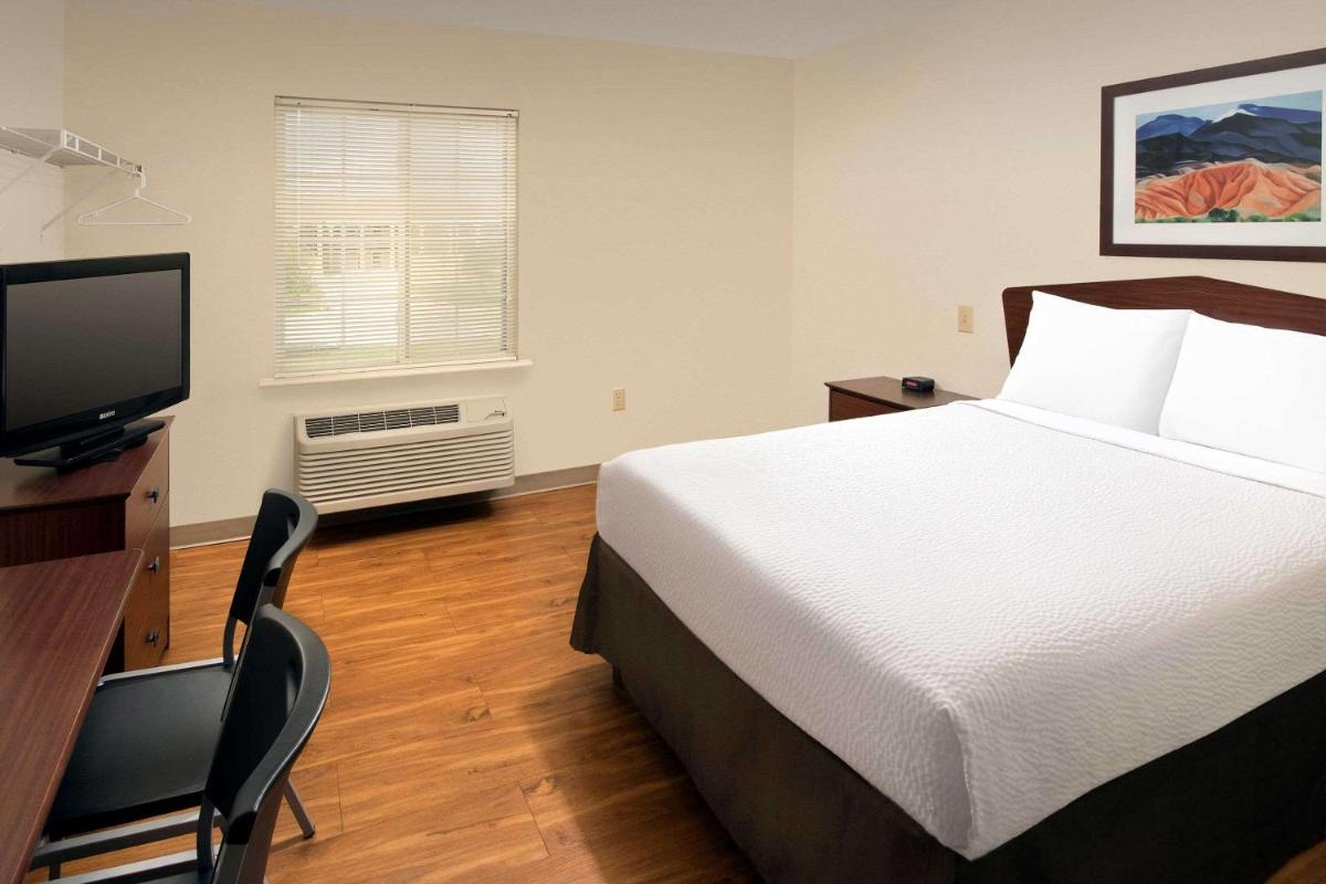 WoodSpring Suites San Antonio Fort Sam - image 6