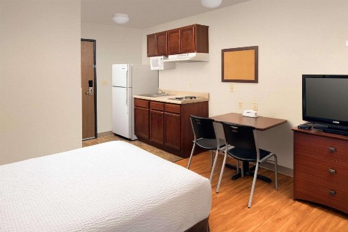 WoodSpring Suites San Antonio Fort Sam - image 7