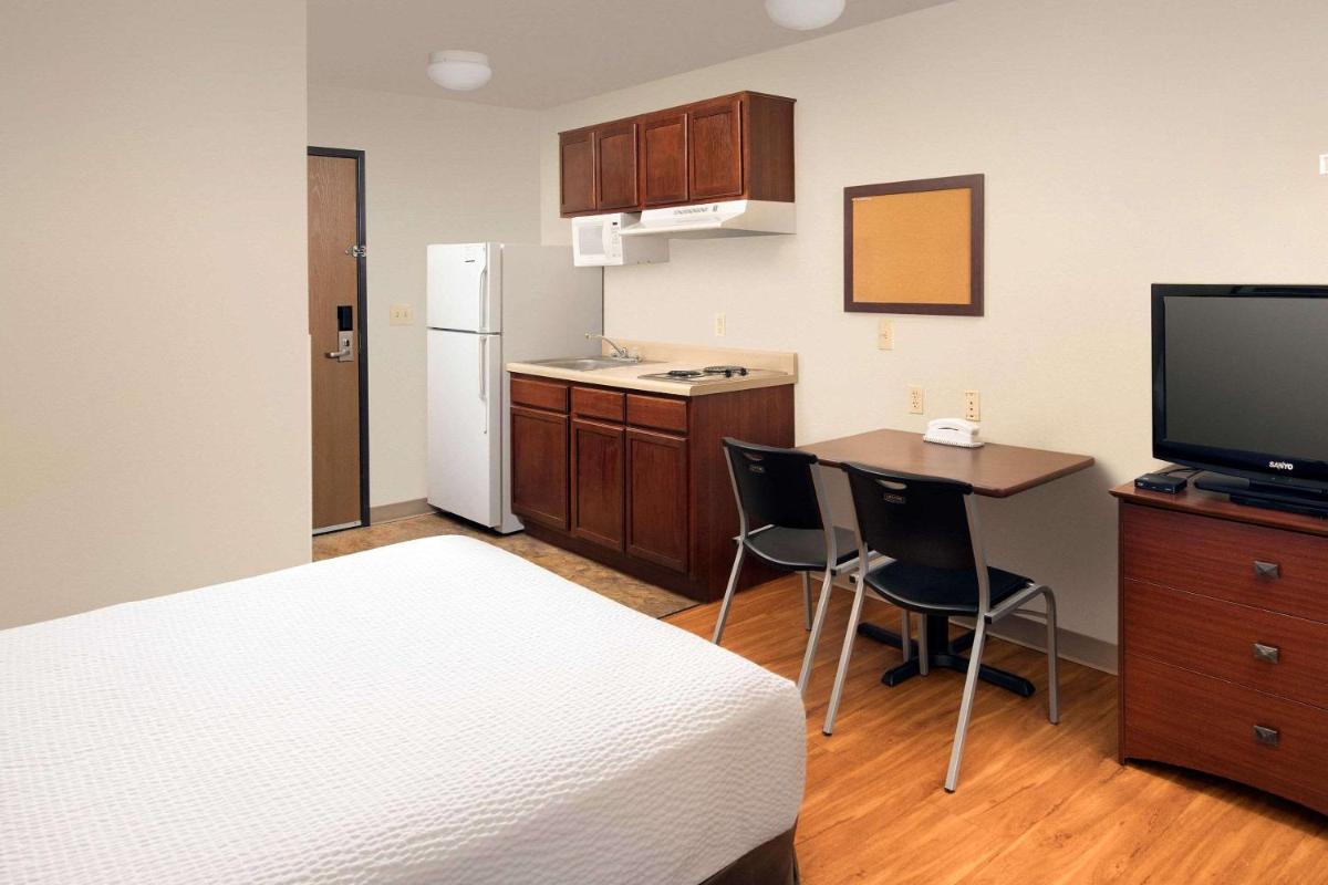 WoodSpring Suites San Antonio Fort Sam - image 7