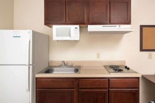 WoodSpring Suites San Antonio Fort Sam - image 8