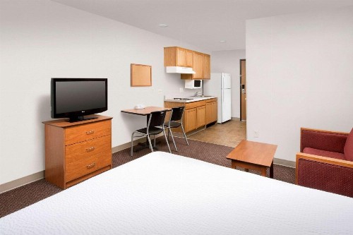 WoodSpring Suites San Antonio North Live Oak I-35 - image 14