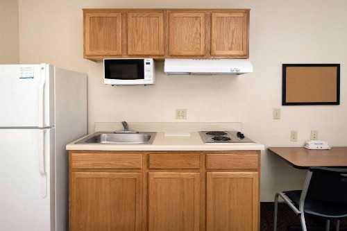 WoodSpring Suites San Antonio North Live Oak I-35 - image 15