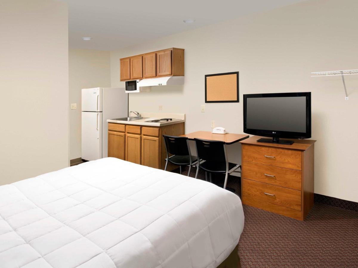 WoodSpring Suites San Antonio North Live Oak I-35 - image 2