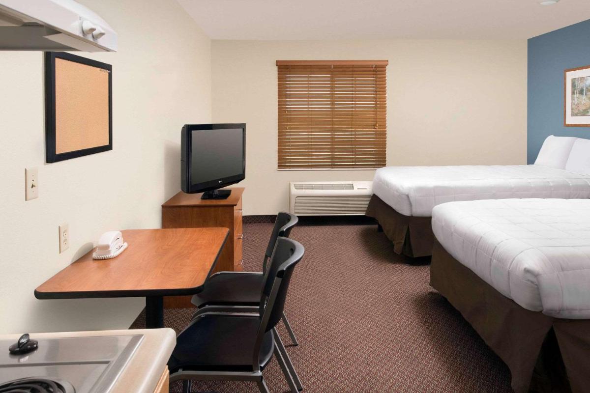 WoodSpring Suites San Antonio North Live Oak I-35 - image 4