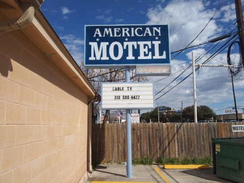American Motel - image 10