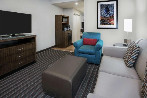 Hilton Garden Inn San Antonio/Rim Pass Drive - image 19