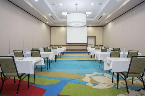 Hilton Garden Inn San Antonio/Rim Pass Drive - image 26