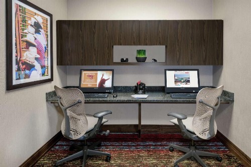 Hilton Garden Inn San Antonio/Rim Pass Drive - image 32